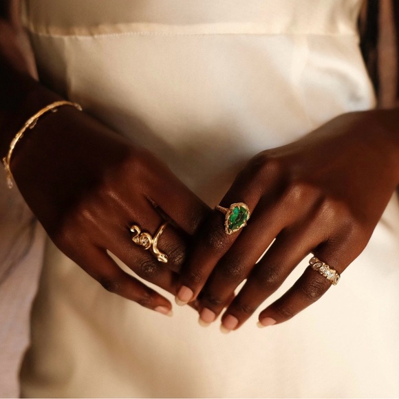 Queen Emerald with sprinkled diamonds - Picture 6 of 6